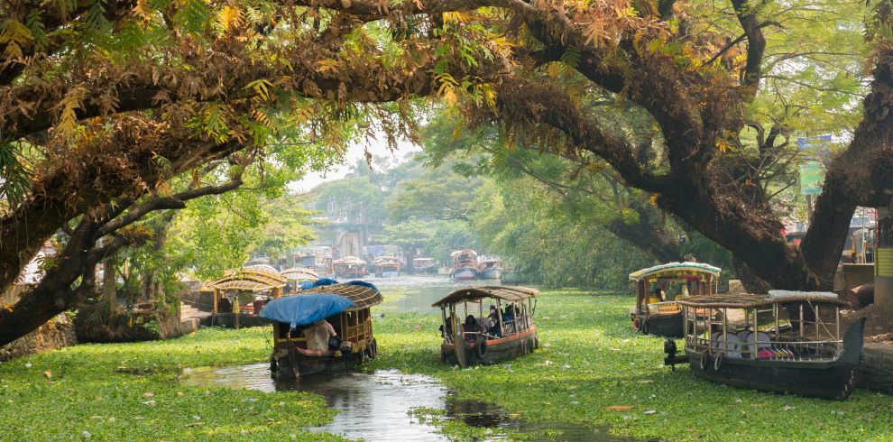 Kashmir tour package from Delhi