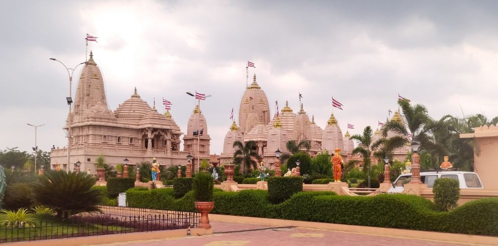 Ayodhya Varanasi Prayagraj Tour Package now @10,499 Rs 1 Ram Mandir 2
